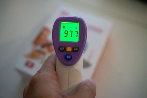 医疗器械级别额温枪+理疗仪 亚城有现货即可取货